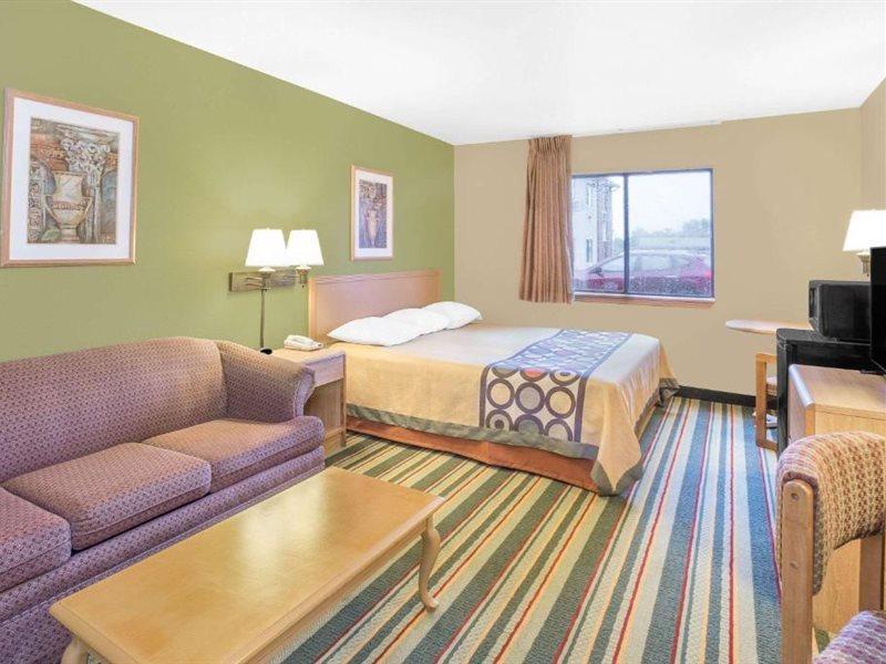 Hotel Super 8 By Wyndham East Moline Exterior foto