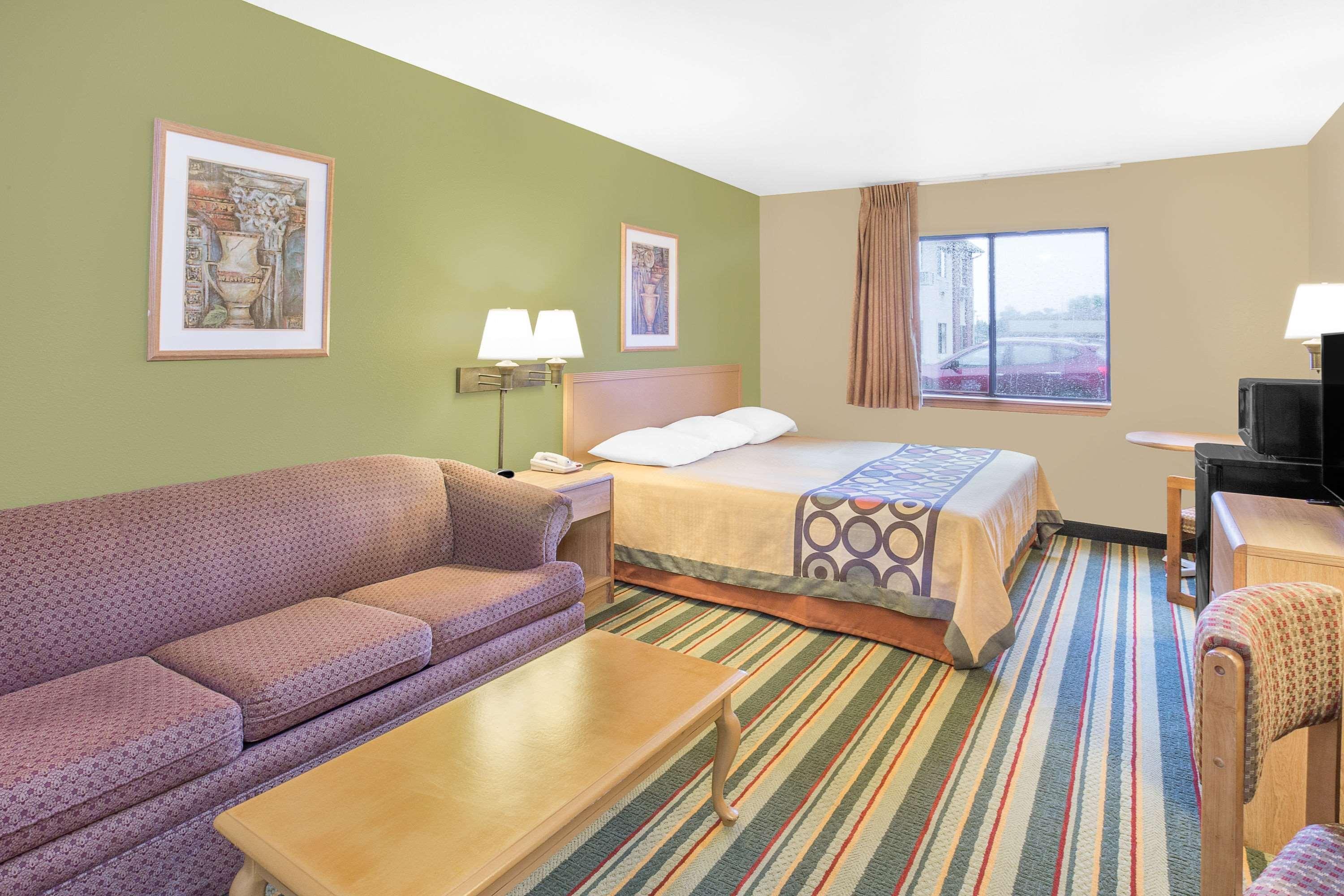 Hotel Super 8 By Wyndham East Moline Exterior foto
